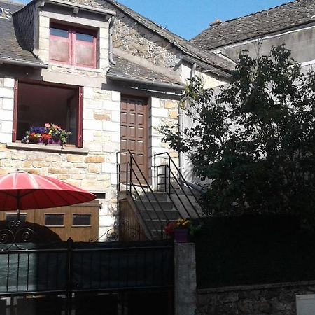 Petit Gite De La Fontaine Aumont-Aubrac Bagian luar foto